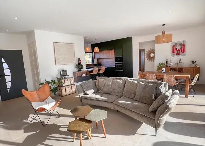 Villa Casa Cagna, 3 Bedrooms, Heated Pool, 8people