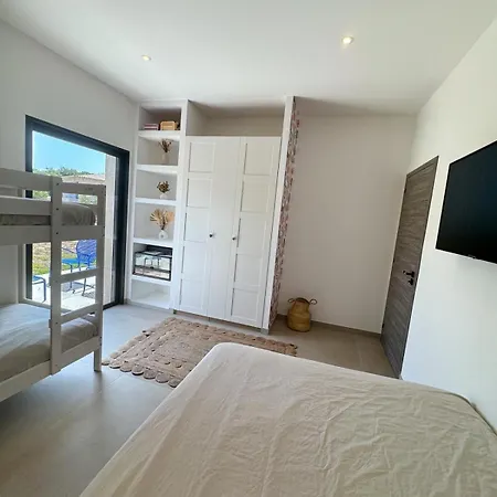 Casa Cagna, 3 Bedrooms, Heated Pool, 8people