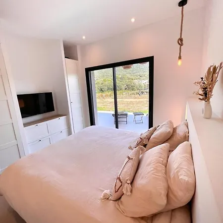 Villa Casa Cagna, 3 Bedrooms, Heated Pool, 8people