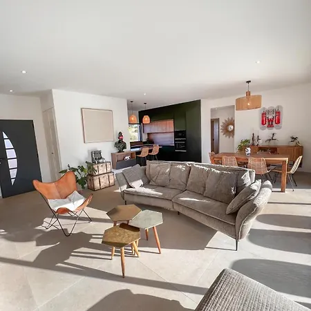 Villa Casa Cagna, 3 Bedrooms, Heated Pool, 8people