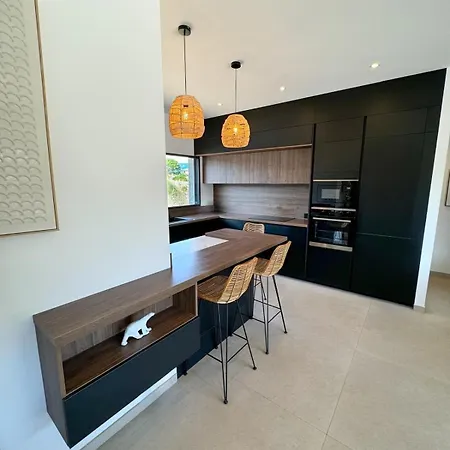 Casa Cagna, 3 Bedrooms, Heated Pool, 8people