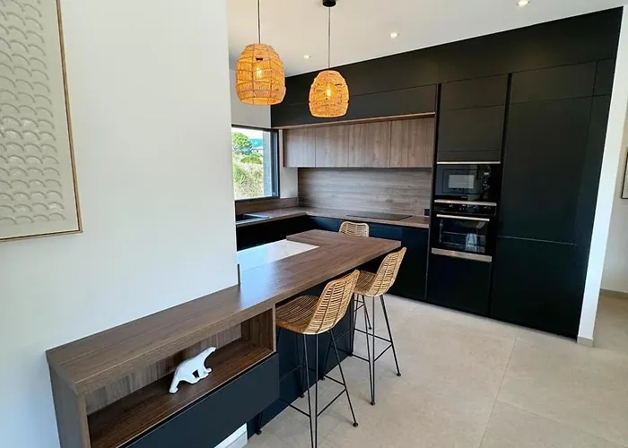 Casa Cagna, 3 Bedrooms, Heated Pool, 8people